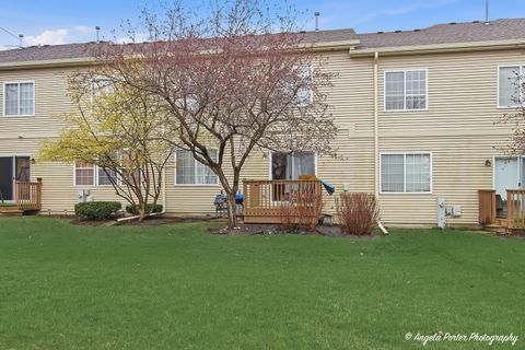 Tiny photo for 6044 Canterbury Lane #9-3, Hoffman Estates, IL 60192 (MLS # 12617209)