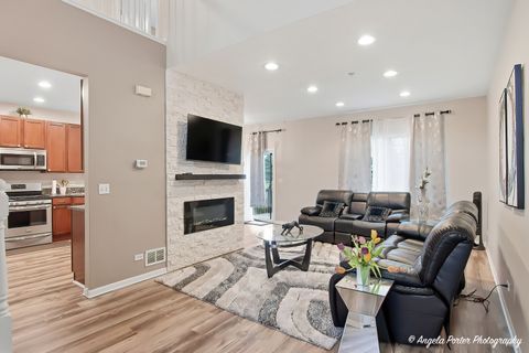 Tiny photo for 6044 Canterbury Lane #9-3, Hoffman Estates, IL 60192 (MLS # 12617209)