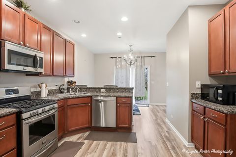 Tiny photo for 6044 Canterbury Lane #9-3, Hoffman Estates, IL 60192 (MLS # 12617209)