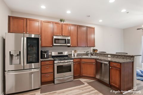 Tiny photo for 6044 Canterbury Lane #9-3, Hoffman Estates, IL 60192 (MLS # 12617209)