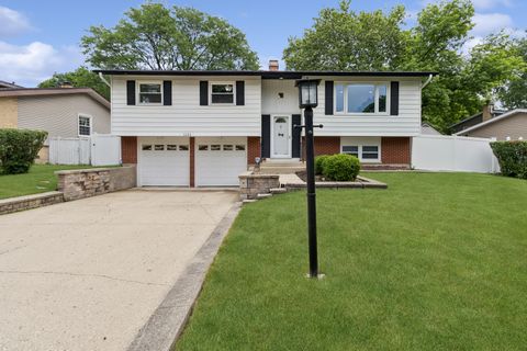 Photo of 1111 N Greenfield Lane, Mount Prospect, IL 60056 (MLS # 12673204)