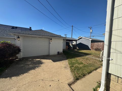 Tiny photo for 219 S Jackson Street, Clinton, IL 61727 (MLS # 12480889)