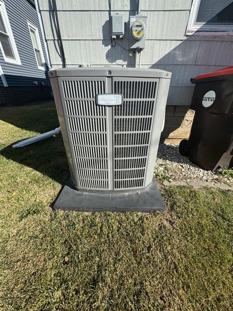 Tiny photo for 219 S Jackson Street, Clinton, IL 61727 (MLS # 12480889)