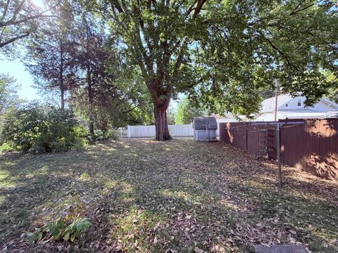 Tiny photo for 212 E Jefferson Street, Clinton, IL 61727 (MLS # 12452280)