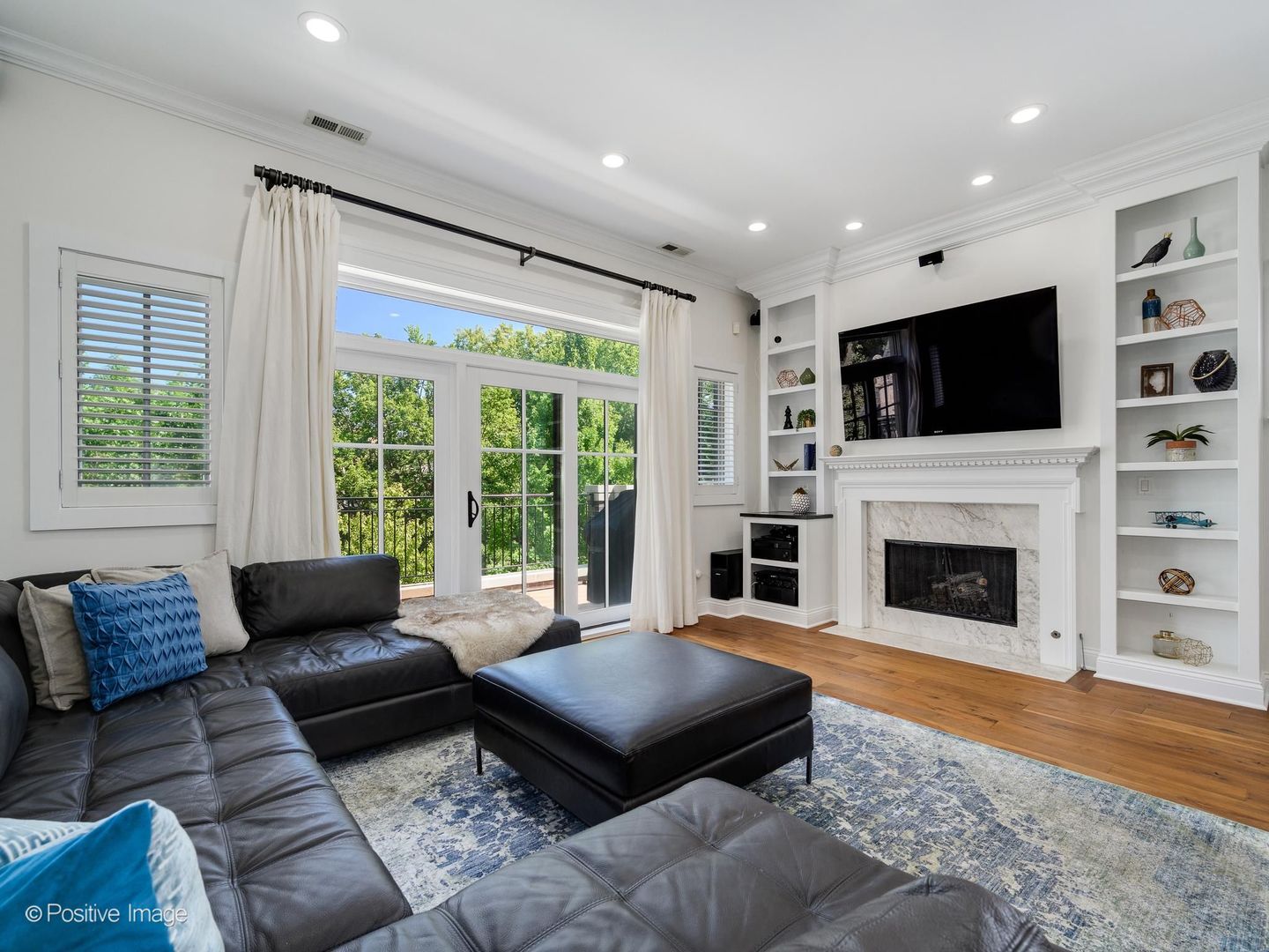 2242 N Seminary Avenue 3