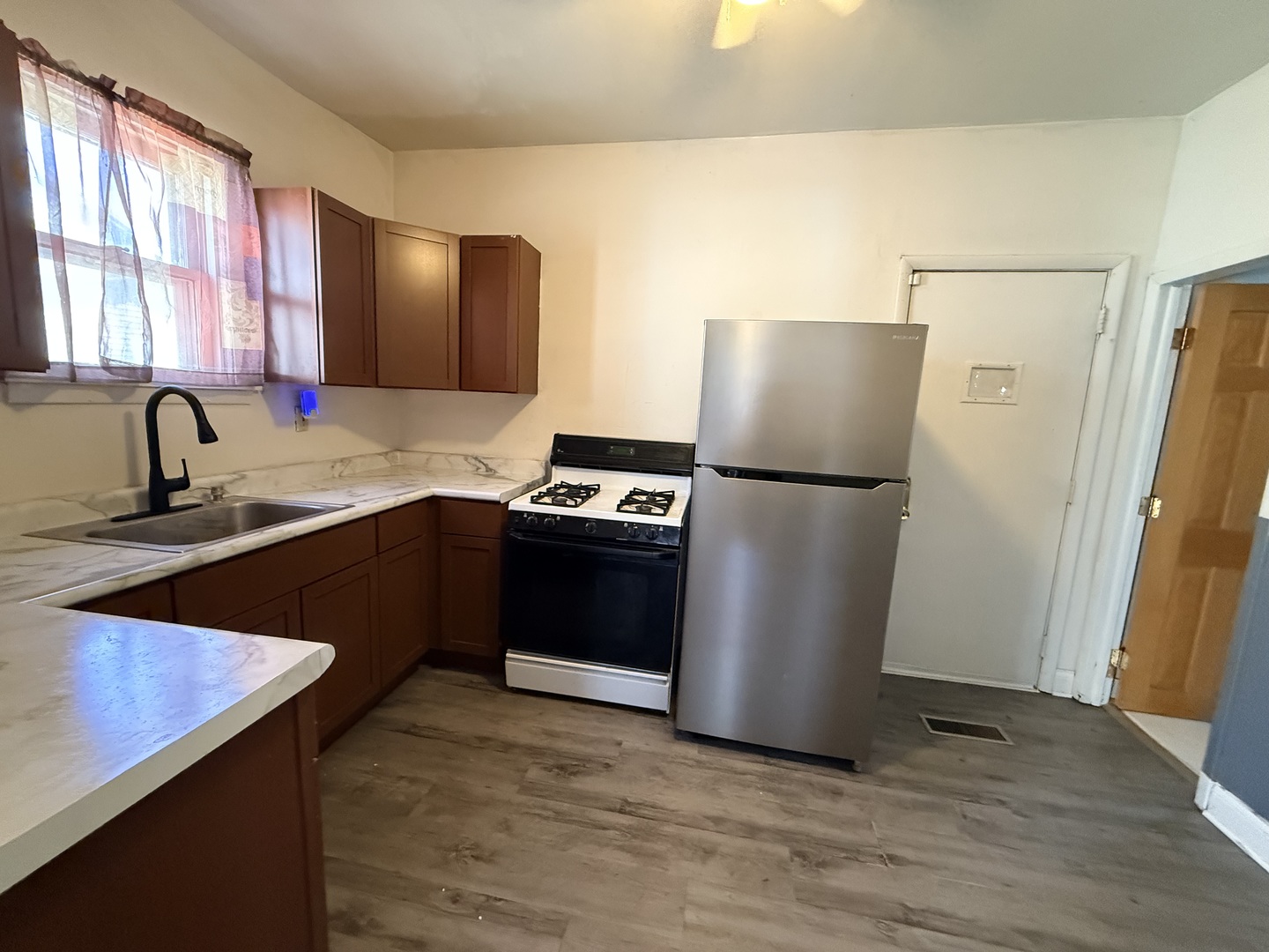 106 S Joliet Street W