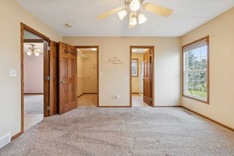 Tiny photo for 1710 Mackin Drive, Dewitt, IA 52742 (MLS # 100000616)