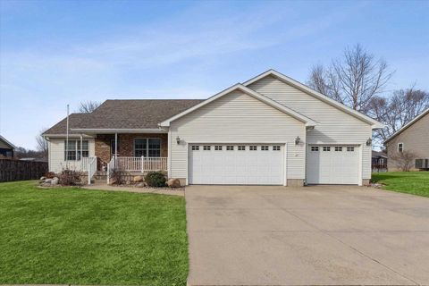 Photo of 1710 Mackin Drive, Dewitt, IA 52742 (MLS # 100000616)