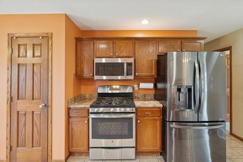 Tiny photo for 1710 Mackin Drive, Dewitt, IA 52742 (MLS # 100000616)