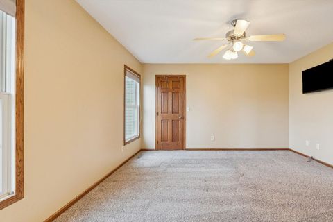 Tiny photo for 1710 Mackin Drive, Dewitt, IA 52742 (MLS # 100000616)