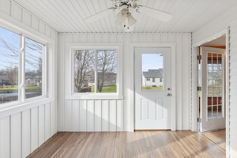 Tiny photo for 1710 Mackin Drive, Dewitt, IA 52742 (MLS # 100000616)