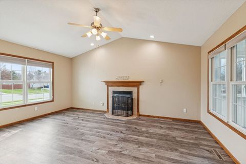 Tiny photo for 1710 Mackin Drive, Dewitt, IA 52742 (MLS # 100000616)
