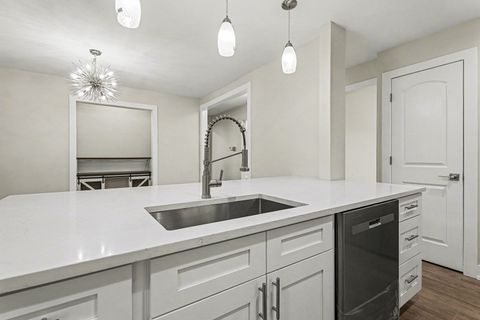 Tiny photo for 538 N Broadway Avenue, Park Ridge, IL 60068 (MLS # 12612752)