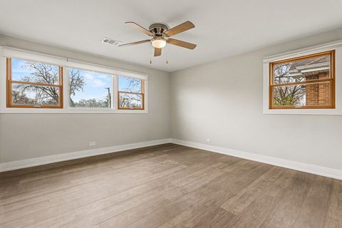 Tiny photo for 538 N Broadway Avenue, Park Ridge, IL 60068 (MLS # 12612752)