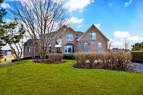 13 Somerset Hills Court Hawthorn Woods IL 60047