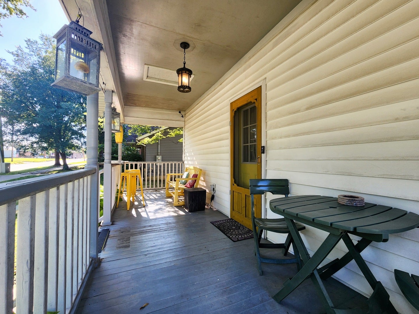 208 E Oak Street