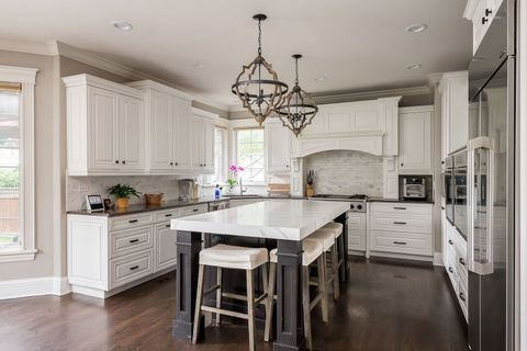 Tiny photo for 704 S Washington Street, Elmhurst, IL 60126 (MLS # 12423839)