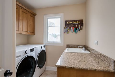 Tiny photo for 704 S Washington Street, Elmhurst, IL 60126 (MLS # 12423839)