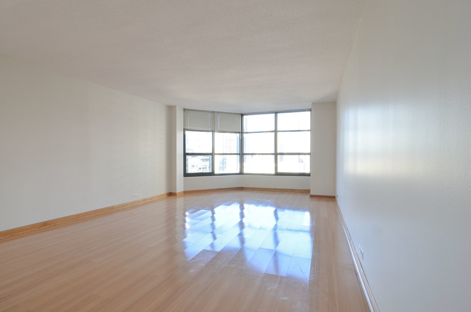 405 N WABASH Avenue 2214