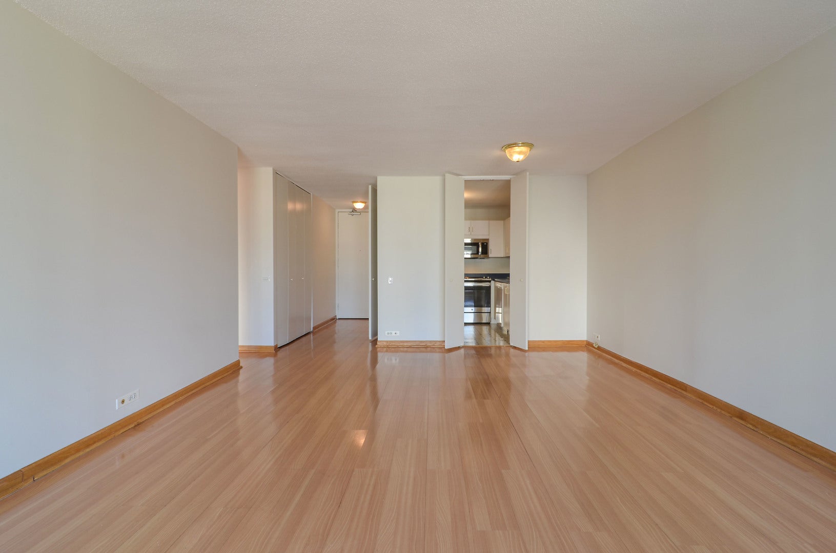 405 N WABASH Avenue 2214