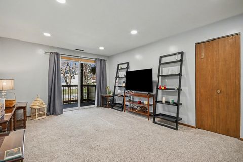 Tiny photo for 1484 Stonebridge Circle #B6, Wheaton, IL 60189 (MLS # 12606752)