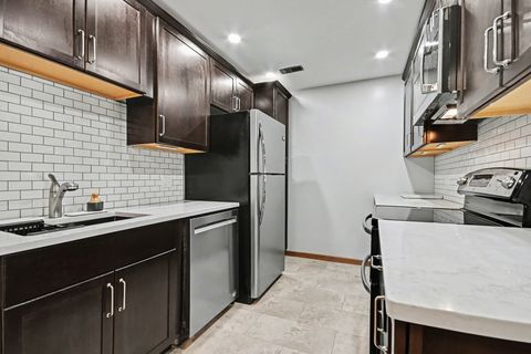 Tiny photo for 1484 Stonebridge Circle #B6, Wheaton, IL 60189 (MLS # 12606752)