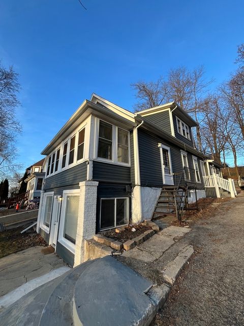 393 Wellington Avenue 2 Elgin IL 60120