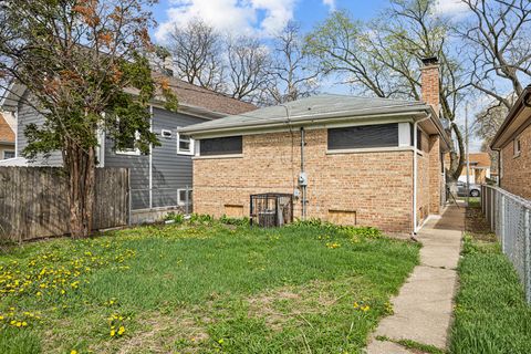 Tiny photo for 742 Bellwood Avenue, Bellwood, IL 60104 (MLS # 12618717)