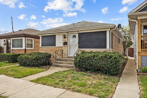 Photo of 742 Bellwood Avenue, Bellwood, IL 60104 (MLS # 12618717)