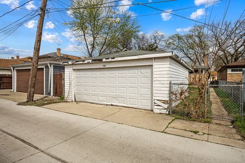 Tiny photo for 742 Bellwood Avenue, Bellwood, IL 60104 (MLS # 12618717)