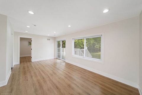 Tiny photo for 106 E 22nd Street, Lombard, IL 60148 (MLS # 12471256)