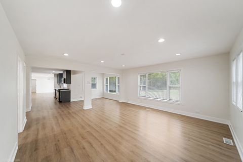 Tiny photo for 106 E 22nd Street, Lombard, IL 60148 (MLS # 12471256)