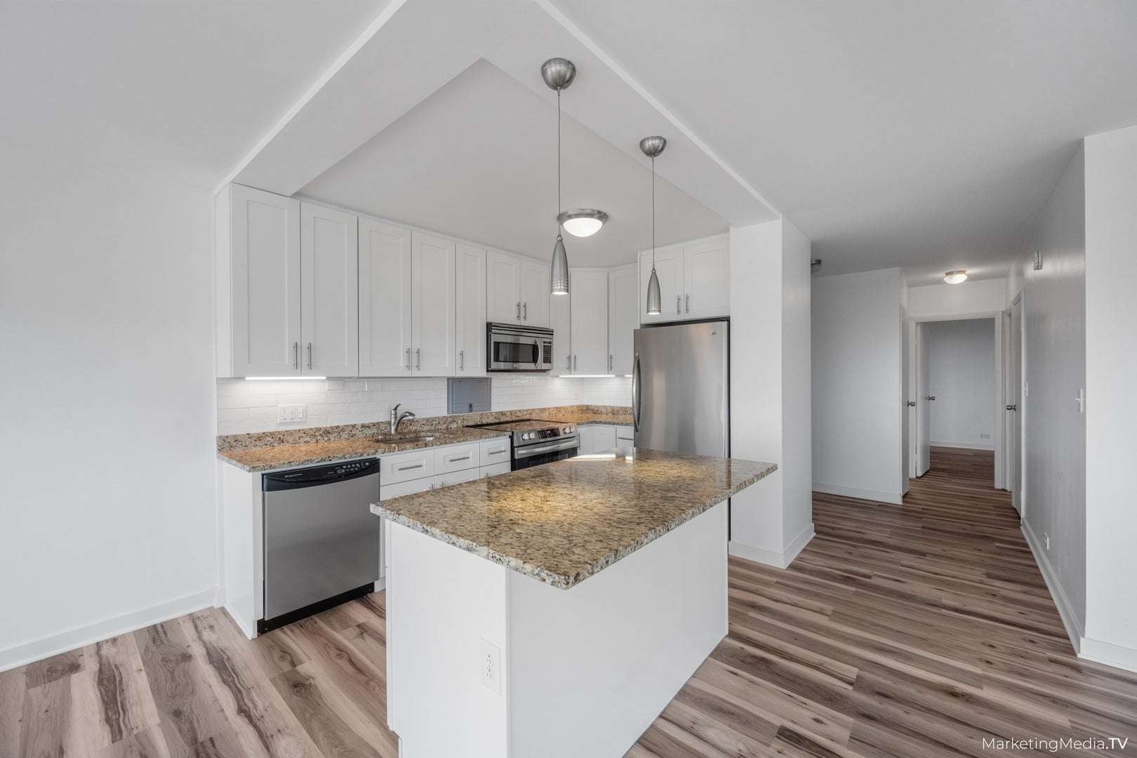 3900 N Lake Shore Drive 9K