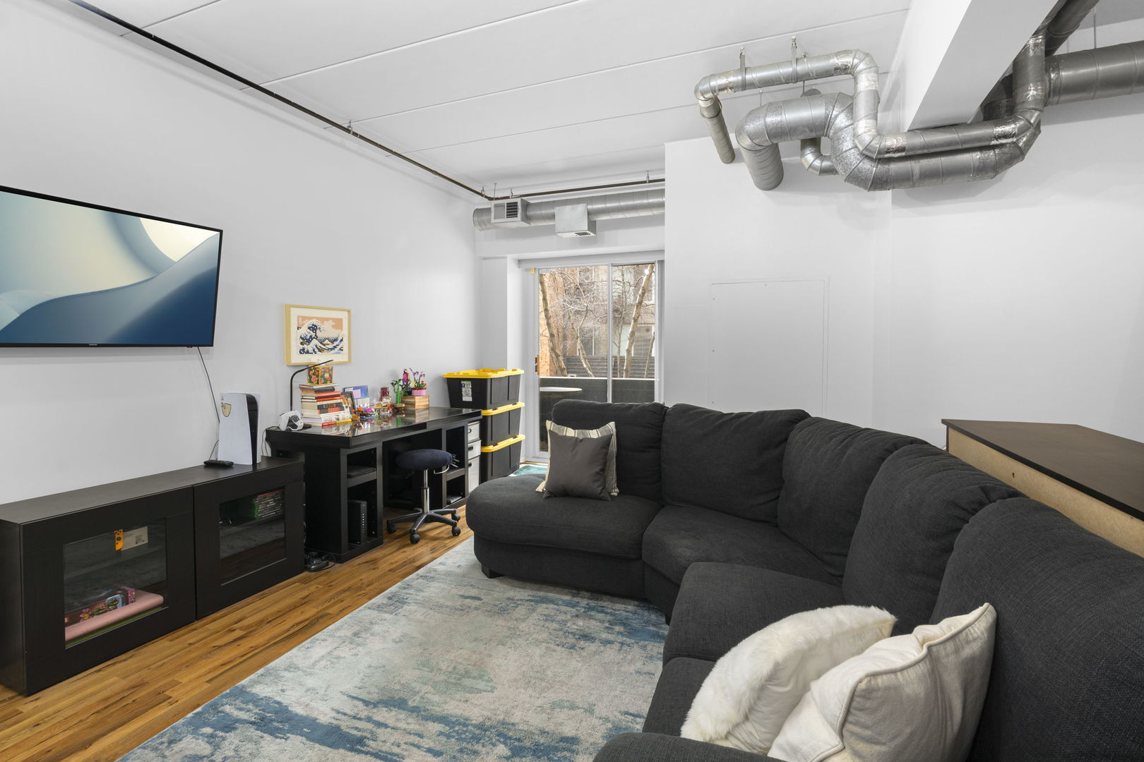 1430 S Michigan Avenue 201