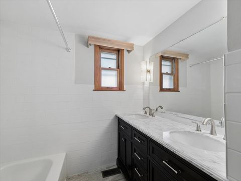 Tiny photo for 1000 Lancaster Court, Hoffman Estates, IL 60169 (MLS # 12593151)