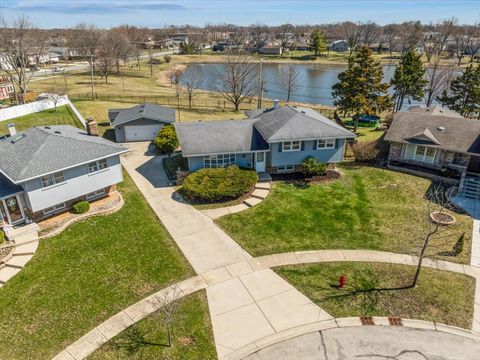 Tiny photo for 1000 Lancaster Court, Hoffman Estates, IL 60169 (MLS # 12593151)