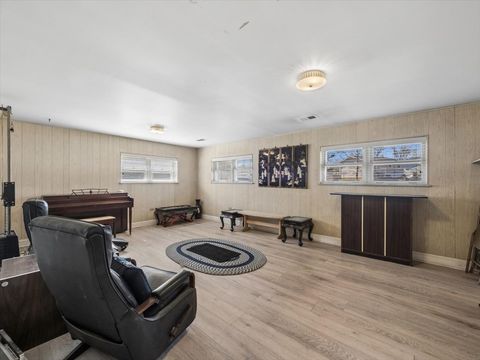 Tiny photo for 1000 Lancaster Court, Hoffman Estates, IL 60169 (MLS # 12593151)