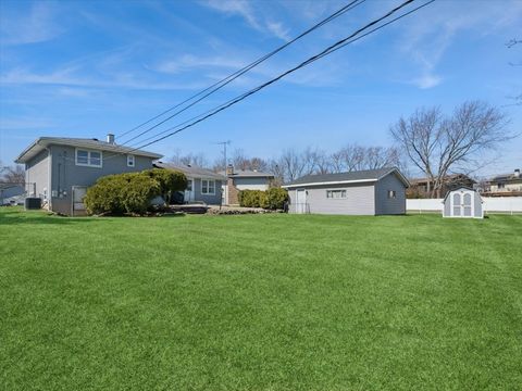 Tiny photo for 1000 Lancaster Court, Hoffman Estates, IL 60169 (MLS # 12593151)