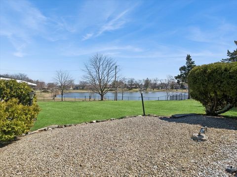 Tiny photo for 1000 Lancaster Court, Hoffman Estates, IL 60169 (MLS # 12593151)