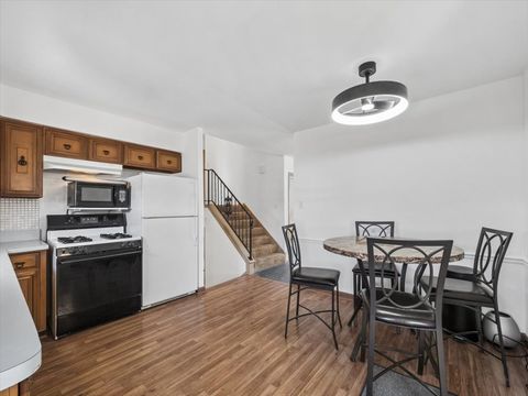 Tiny photo for 1000 Lancaster Court, Hoffman Estates, IL 60169 (MLS # 12593151)