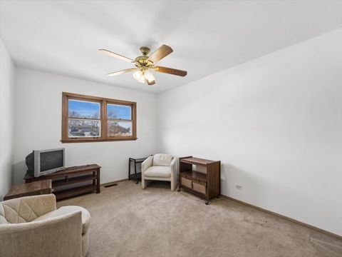 Tiny photo for 1000 Lancaster Court, Hoffman Estates, IL 60169 (MLS # 12593151)