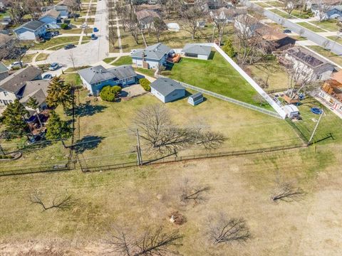 Tiny photo for 1000 Lancaster Court, Hoffman Estates, IL 60169 (MLS # 12593151)