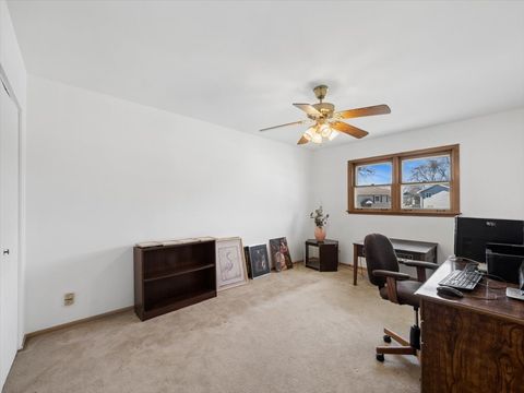 Tiny photo for 1000 Lancaster Court, Hoffman Estates, IL 60169 (MLS # 12593151)