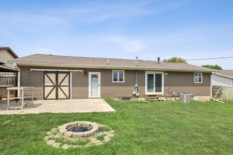 Tiny photo for 1201 27th Avenue N, Clinton, IA 52732 (MLS # 12722122)