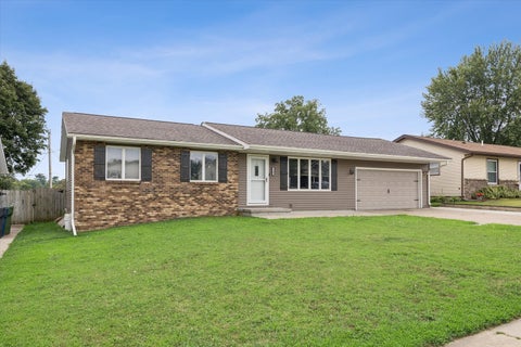 Tiny photo for 1201 27th Avenue N, Clinton, IA 52732 (MLS # 12722122)