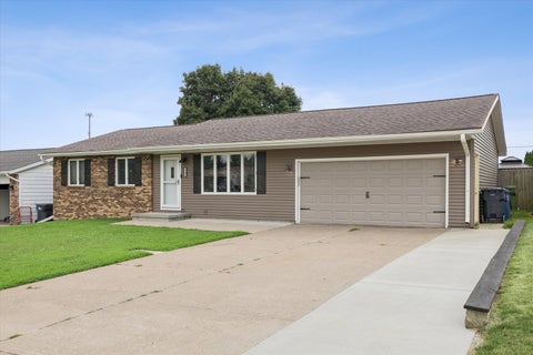 Tiny photo for 1201 27th Avenue N, Clinton, IA 52732 (MLS # 12722122)