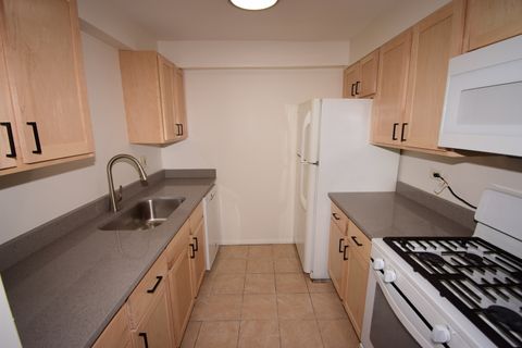 Tiny photo for 108 E Bailey Road #M, Naperville, IL 60565 (MLS # 12496824)