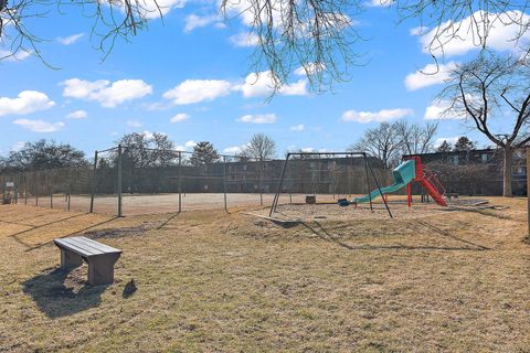 Tiny photo for 108 E Bailey Road #M, Naperville, IL 60565 (MLS # 12496824)