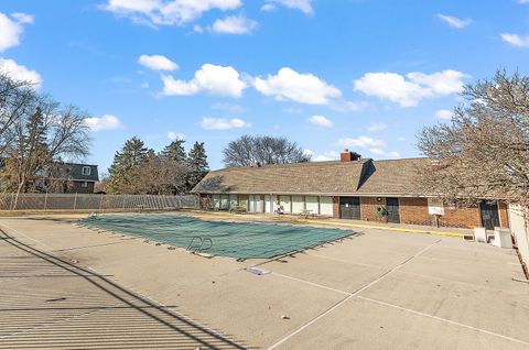 Tiny photo for 108 E Bailey Road #M, Naperville, IL 60565 (MLS # 12496824)