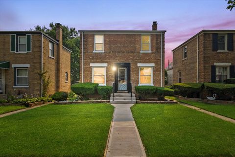 Tiny photo for 307 Geneva Avenue, Bellwood, IL 60104 (MLS # 12506445)